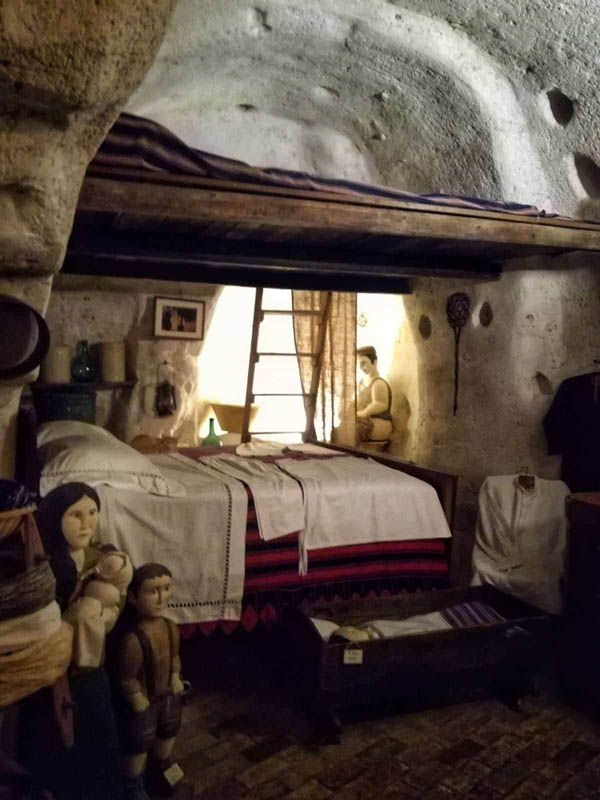 Le 5 Cose Imperdibili della Città dei Sassi, Matera 8 casa grotta matera