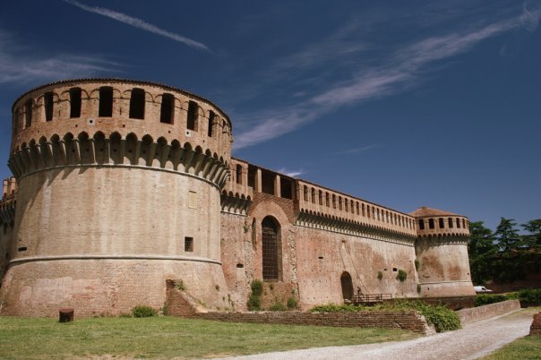 Castelli vicino Bologna: 10 fortezze da scoprire 6 rocca sforzesca di imola