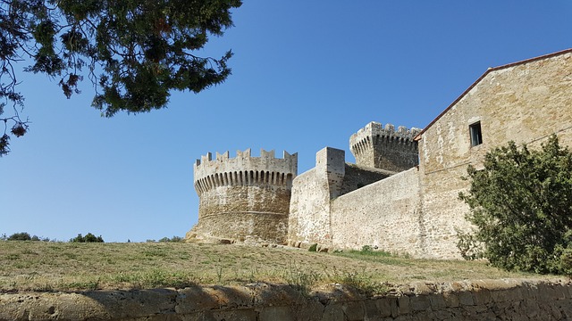 populonia castello dove andare in primavera in italia